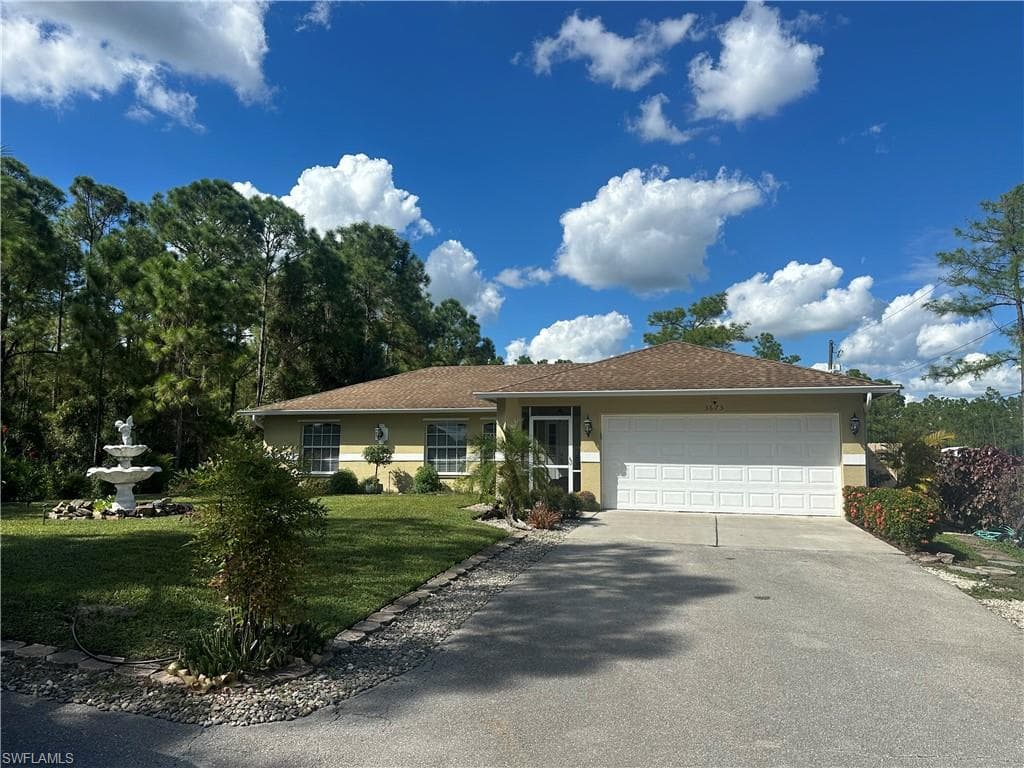 3675 27th Ave NE, Naples, FL 34120-2