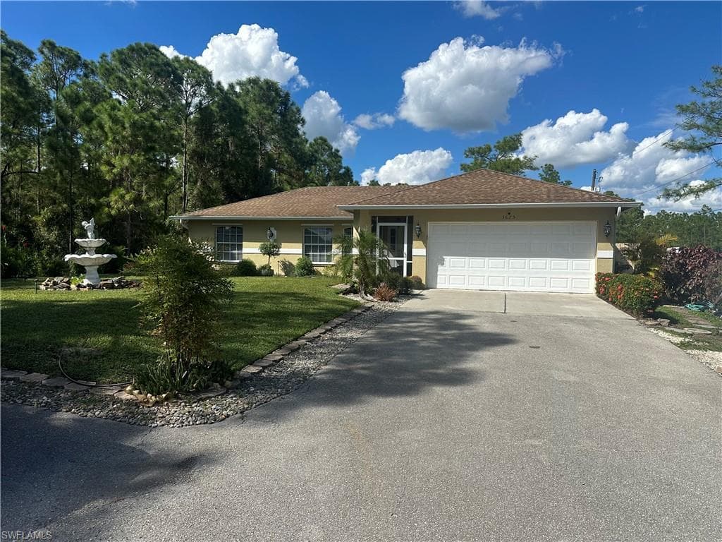 3675 27th Ave NE, Naples, FL 34120-3