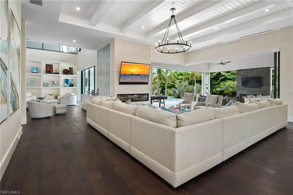 882 Cassena Rd, Naples, FL 34108-8