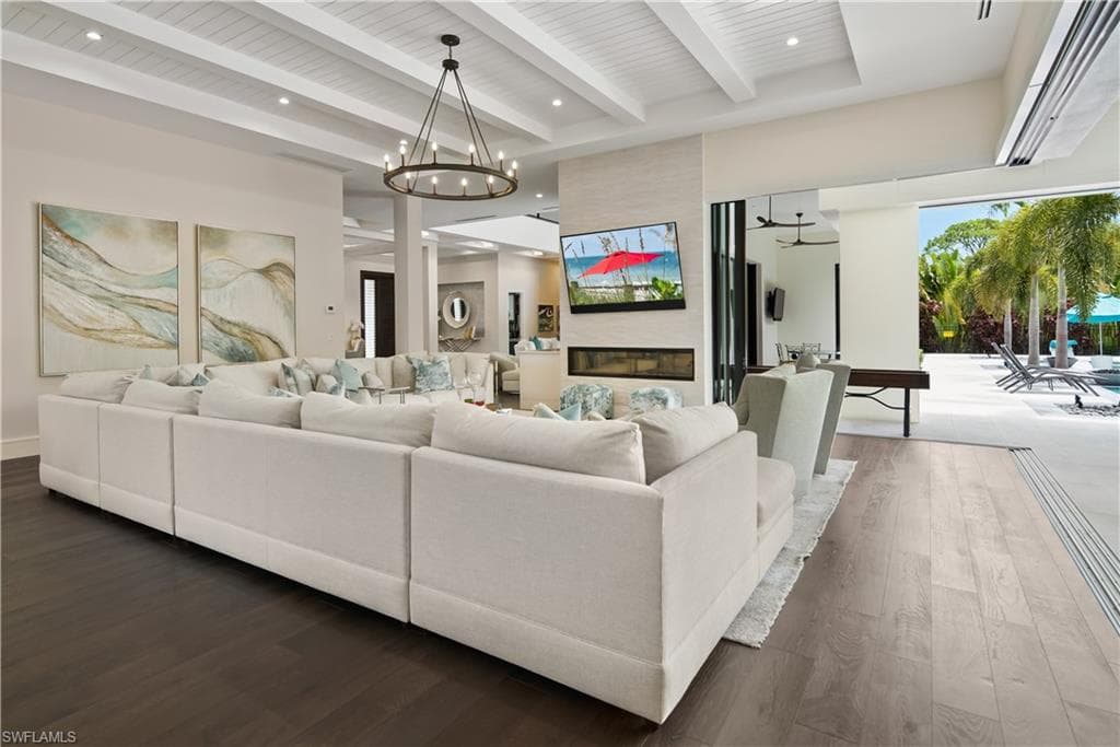 882 Cassena Rd, Naples, FL 34108-9