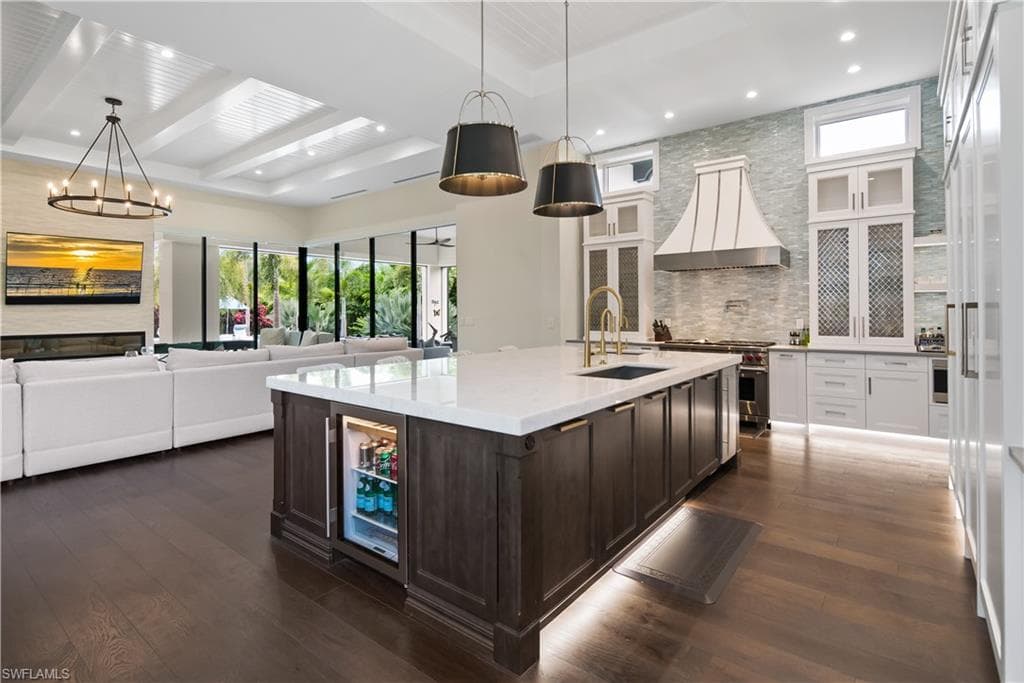 882 Cassena Rd, Naples, FL 34108-11