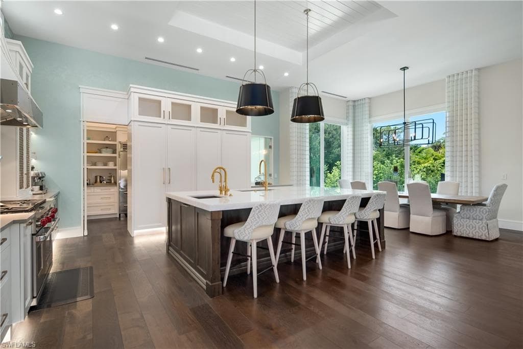 882 Cassena Rd, Naples, FL 34108-12