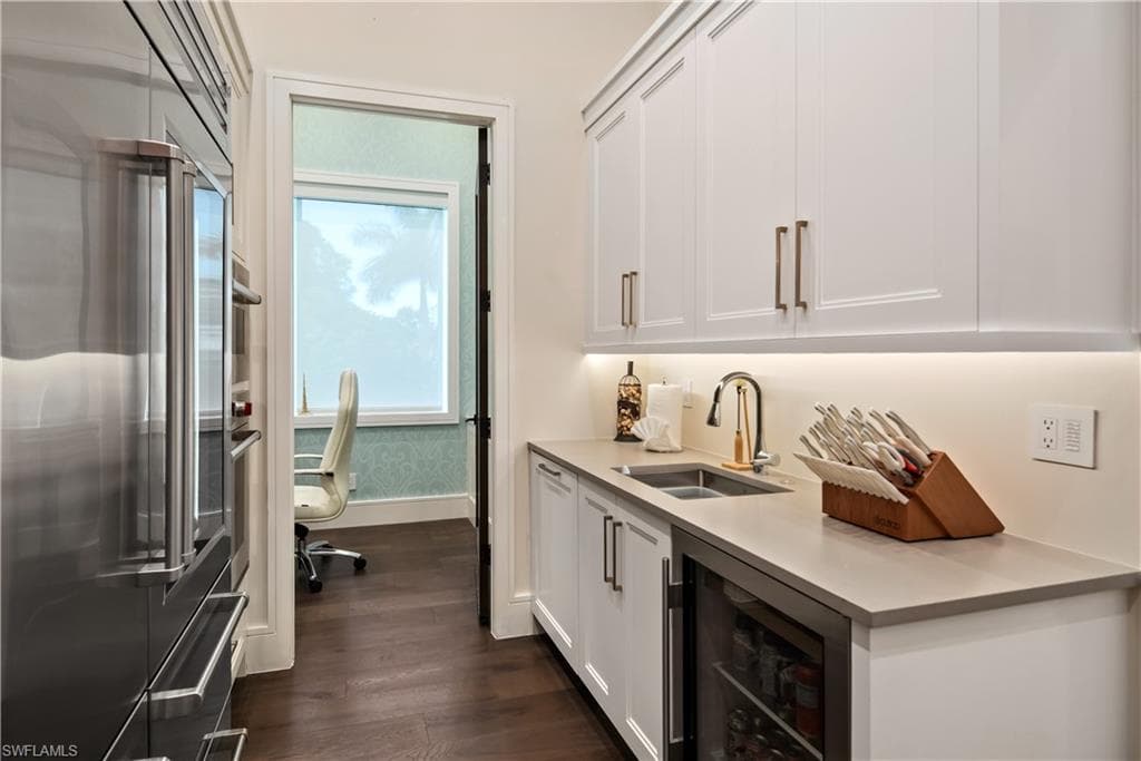 882 Cassena Rd, Naples, FL 34108-15