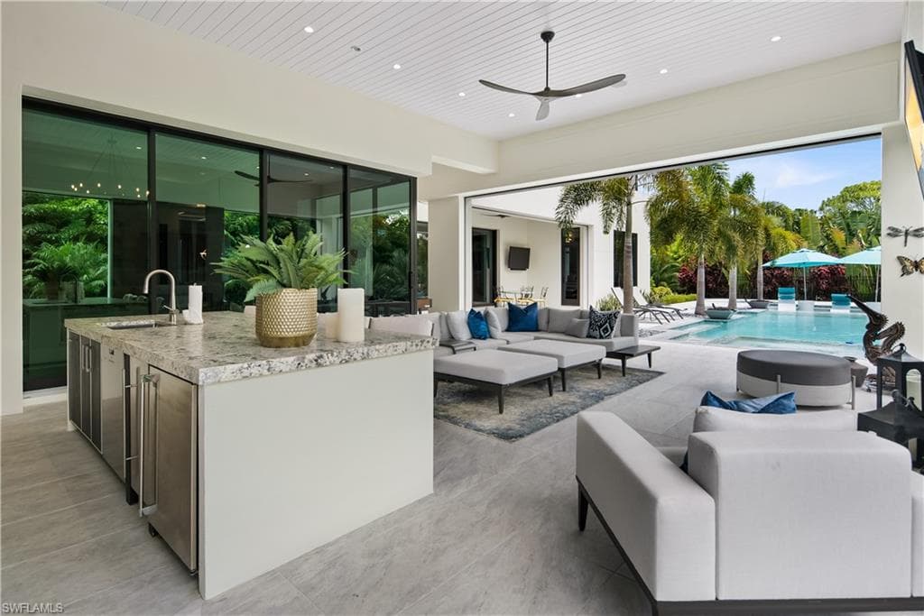 882 Cassena Rd, Naples, FL 34108-21