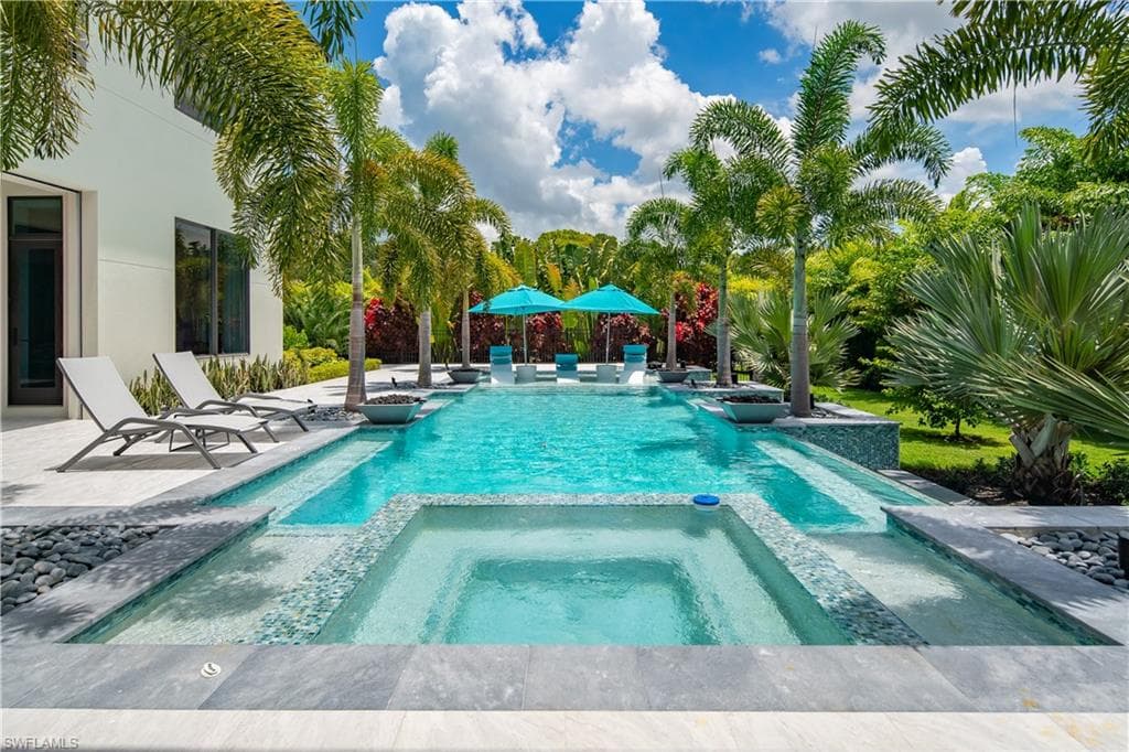 882 Cassena Rd, Naples, FL 34108-24