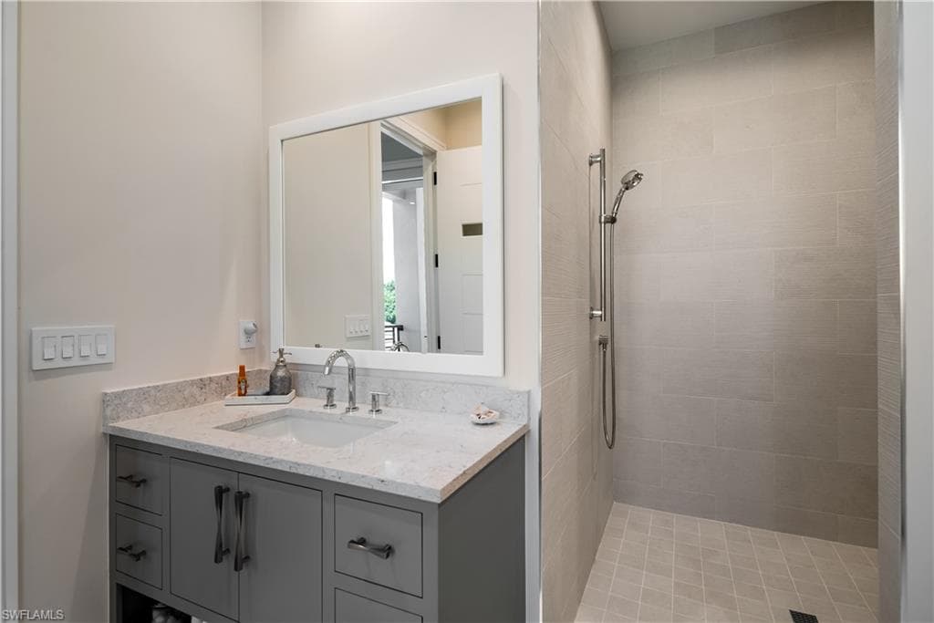 882 Cassena Rd, Naples, FL 34108-36