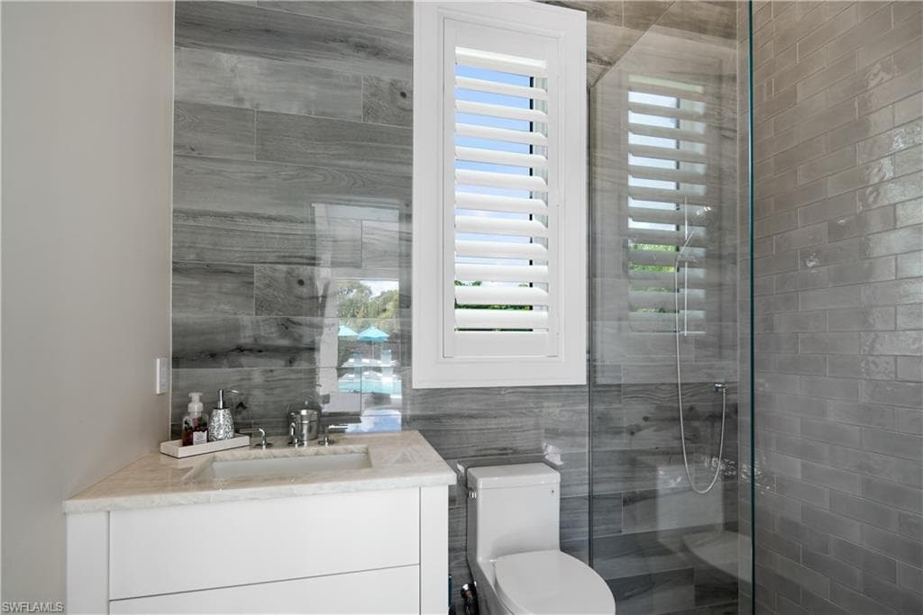 882 Cassena Rd, Naples, FL 34108-43