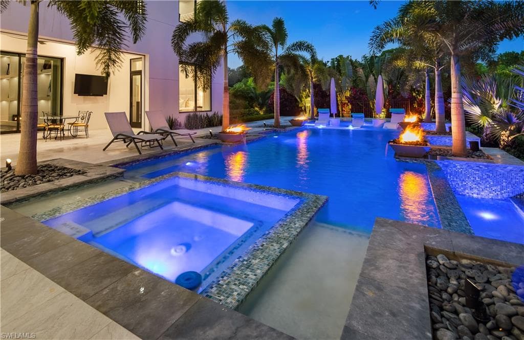 882 Cassena Rd, Naples, FL 34108-45