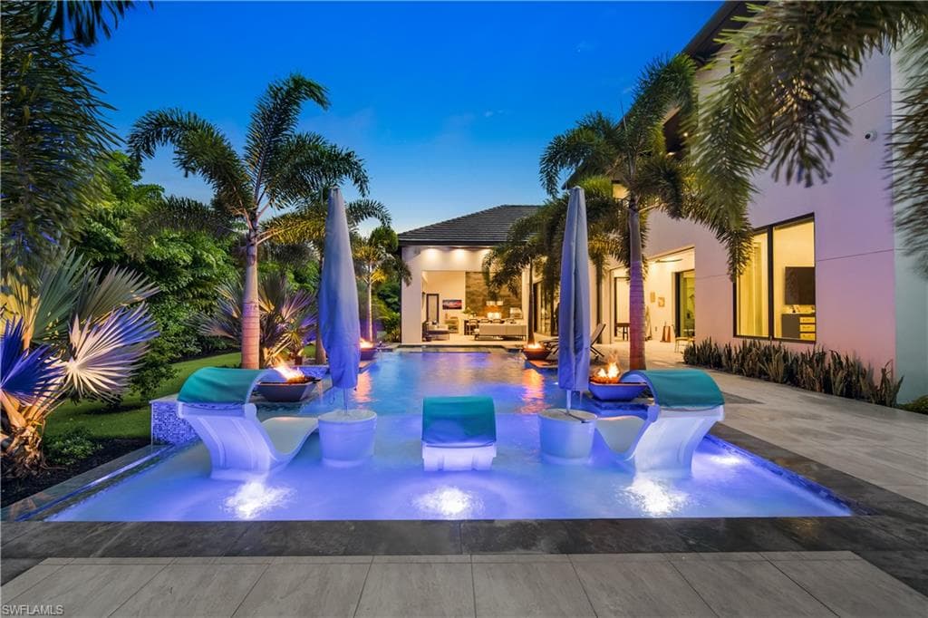 882 Cassena Rd, Naples, FL 34108-46