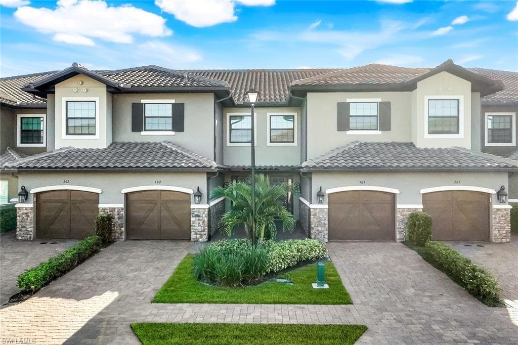 9641 Montelanico Loop 103, Naples, FL 34119-23