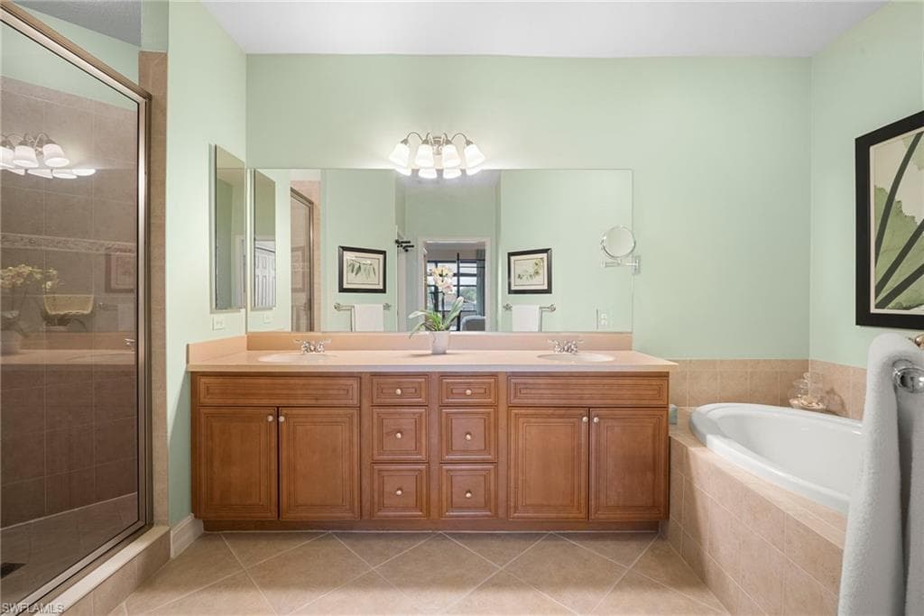 10514 Smokehouse Bay Dr 202, Naples, FL 34120-21