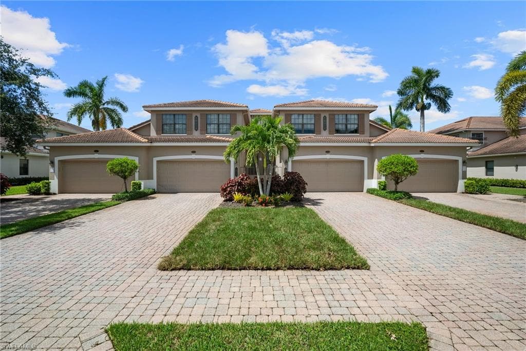 10514 Smokehouse Bay Dr 202, Naples, FL 34120-3