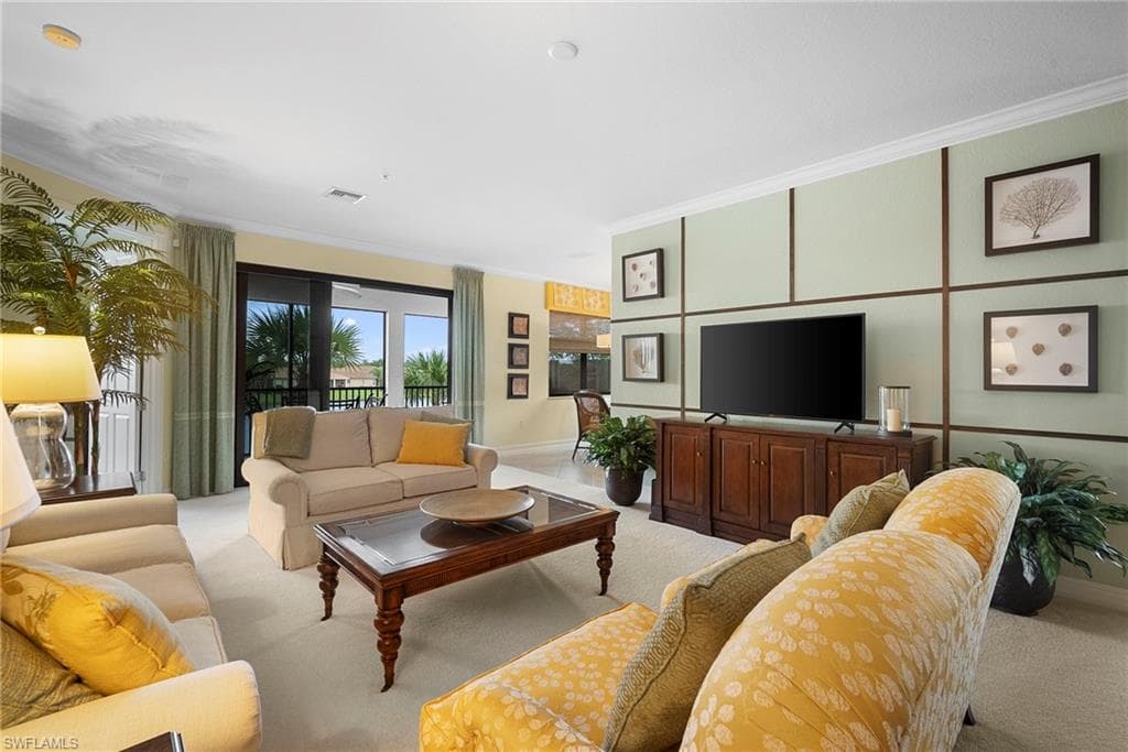 10514 Smokehouse Bay Dr 202, Naples, FL 34120-7