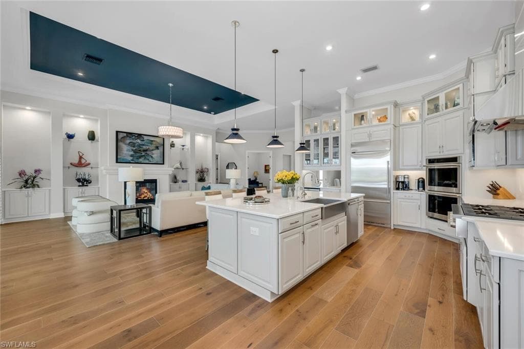 15576 Montello Ln, Naples, FL 34114-9