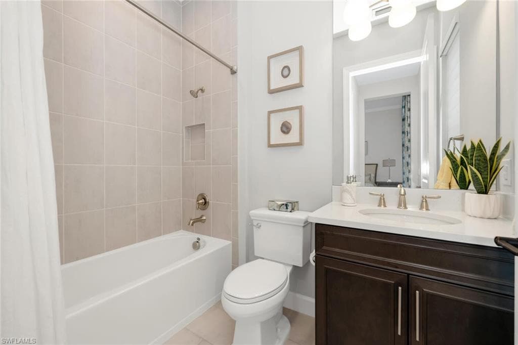 15576 Montello Ln, Naples, FL 34114-19