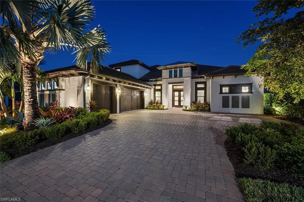 15576 Montello Ln, Naples, FL 34114-2