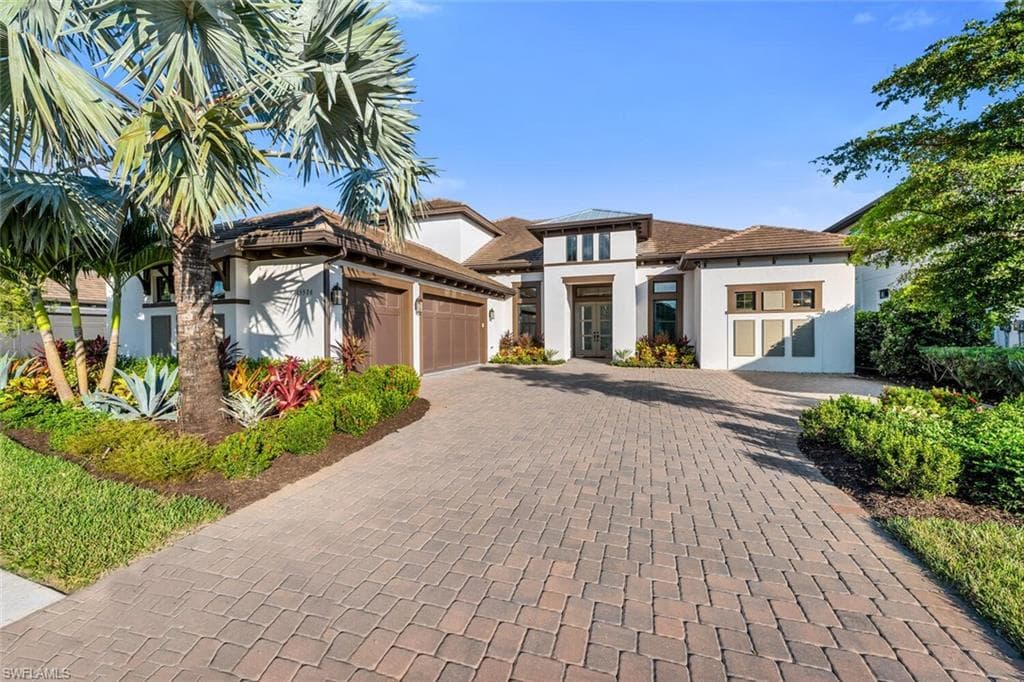 15576 Montello Ln, Naples, FL 34114-3