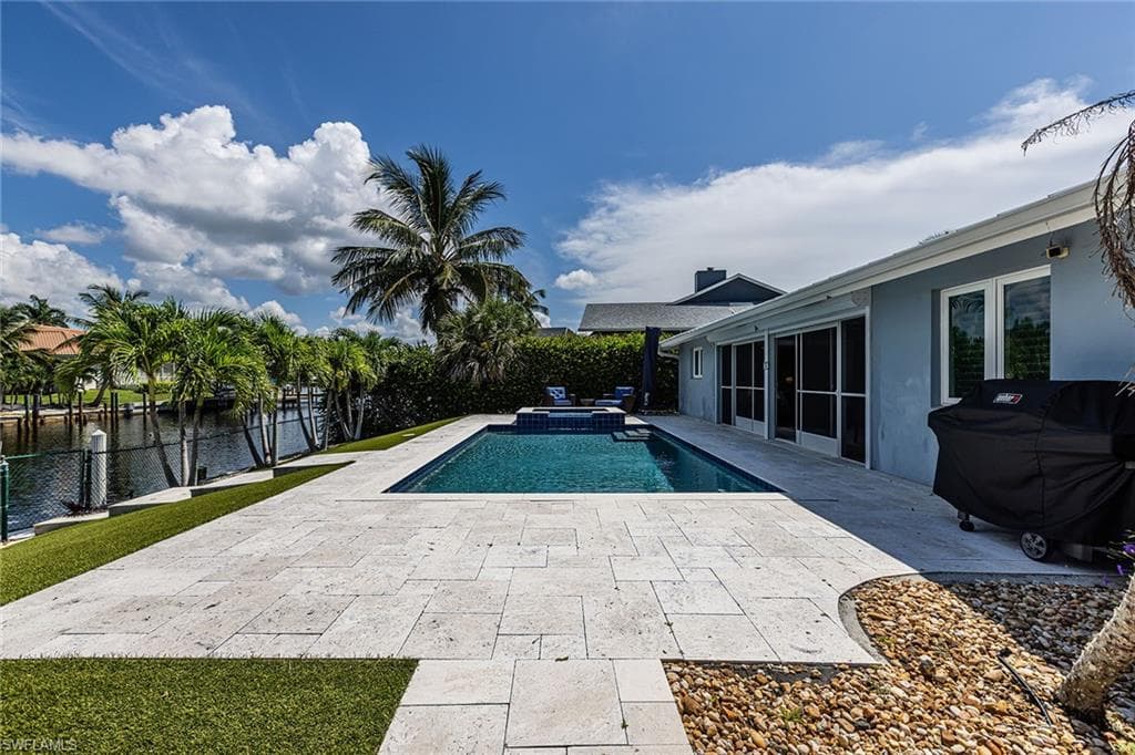 816 Manor Ter, Marco Island, FL 34145-17