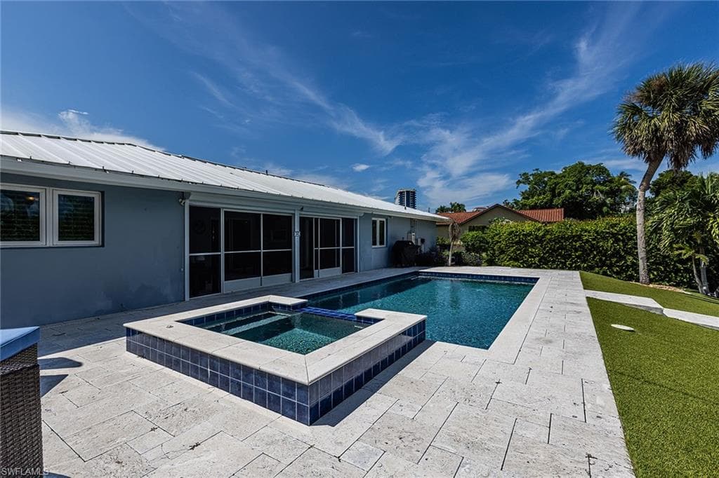 816 Manor Ter, Marco Island, FL 34145-19