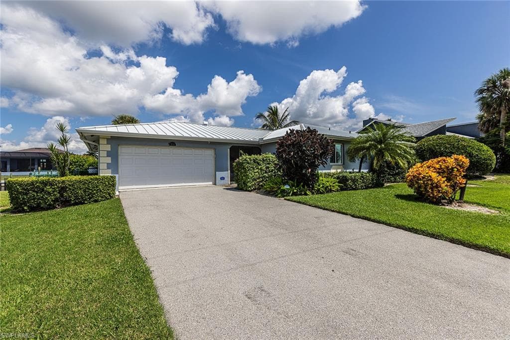 816 Manor Ter, Marco Island, FL 34145-23