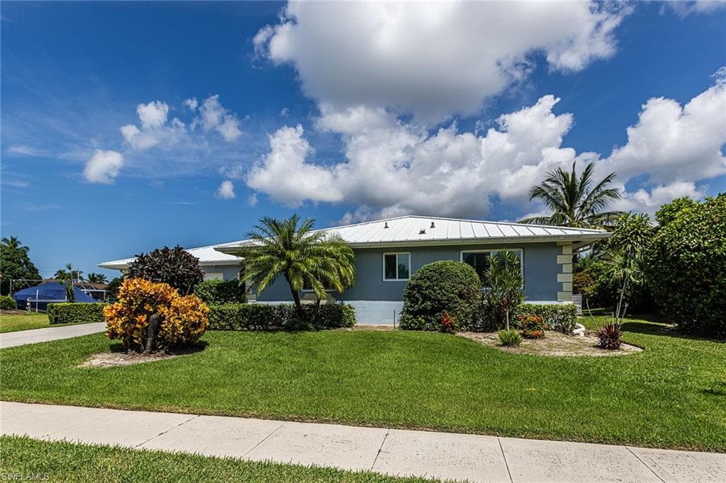 816 Manor Ter, Marco Island, FL 34145-24