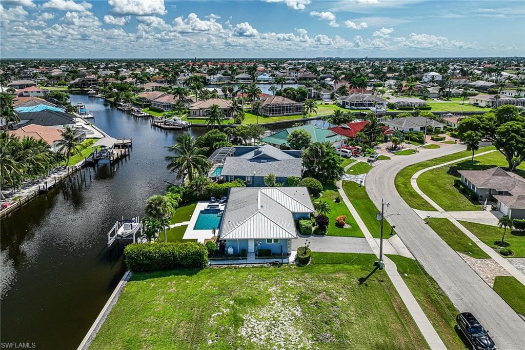 816 Manor Ter, Marco Island, FL 34145-32