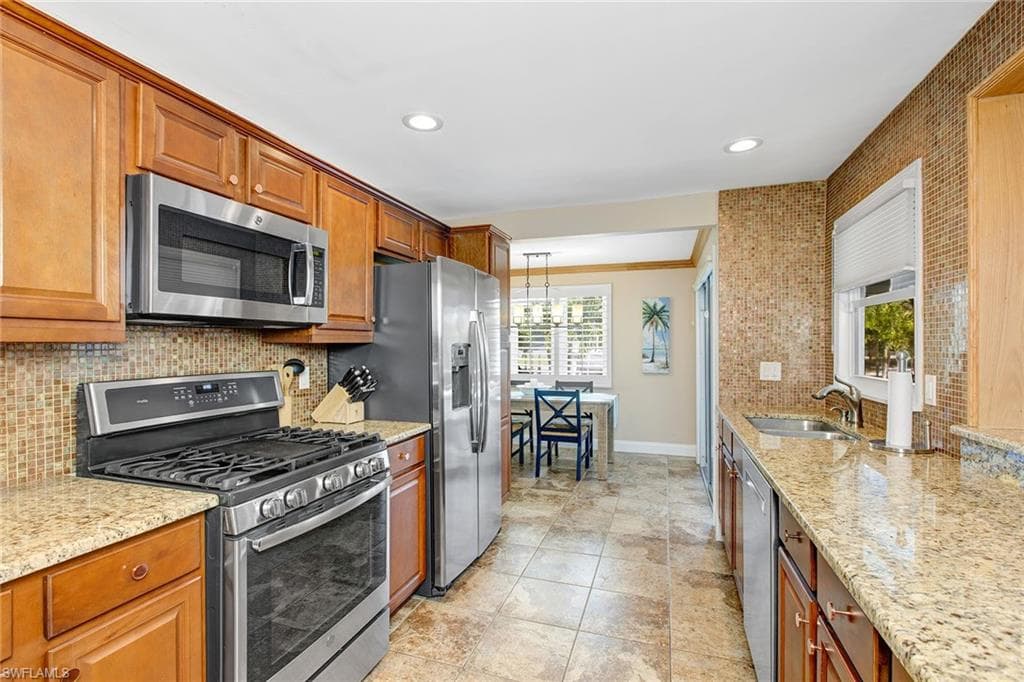 816 Manor Ter, Marco Island, FL 34145-6