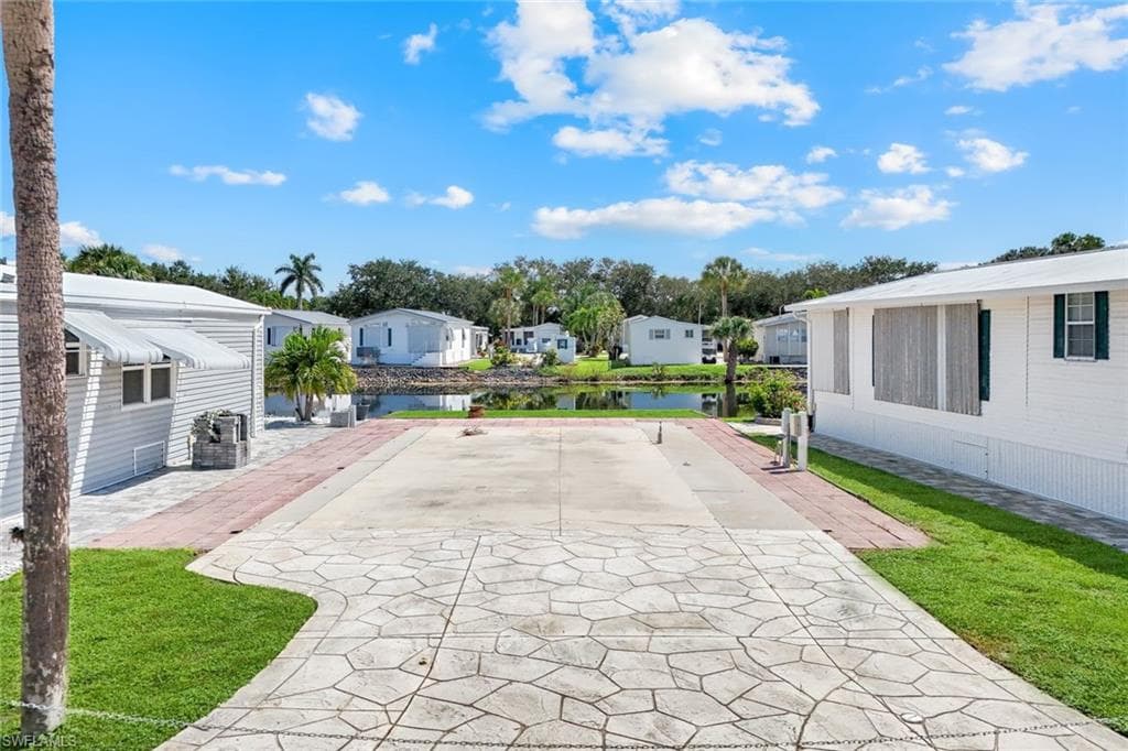 325 Imperial Wilder Blvd, Naples, FL 34114-1