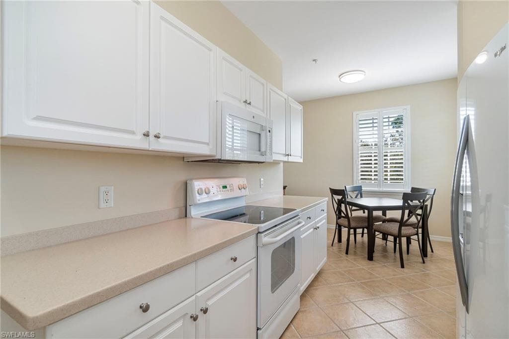 3970 Loblolly Bay Dr 301, Naples, FL 34114-9