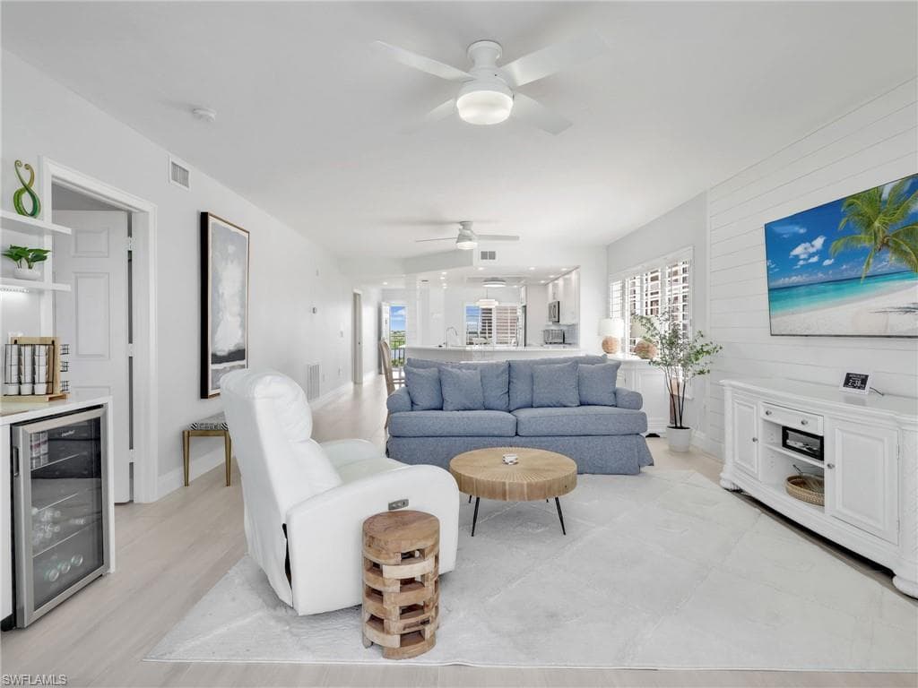 13105 Vanderbilt Dr 606, Naples, FL 34110-10