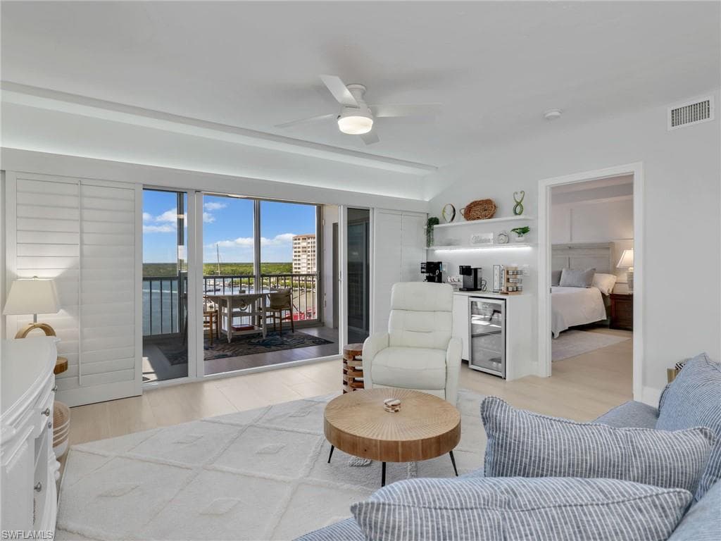 13105 Vanderbilt Dr 606, Naples, FL 34110-11