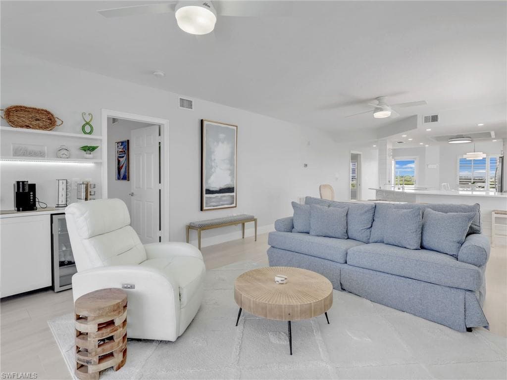 13105 Vanderbilt Dr 606, Naples, FL 34110-12