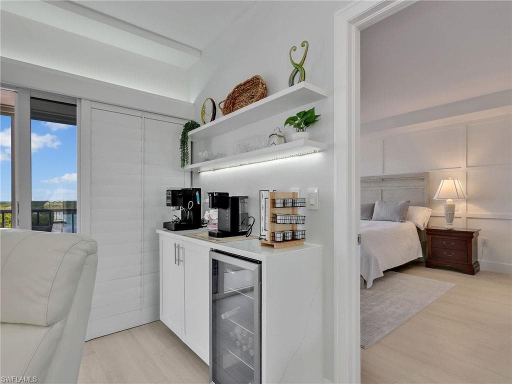 13105 Vanderbilt Dr 606, Naples, FL 34110-14