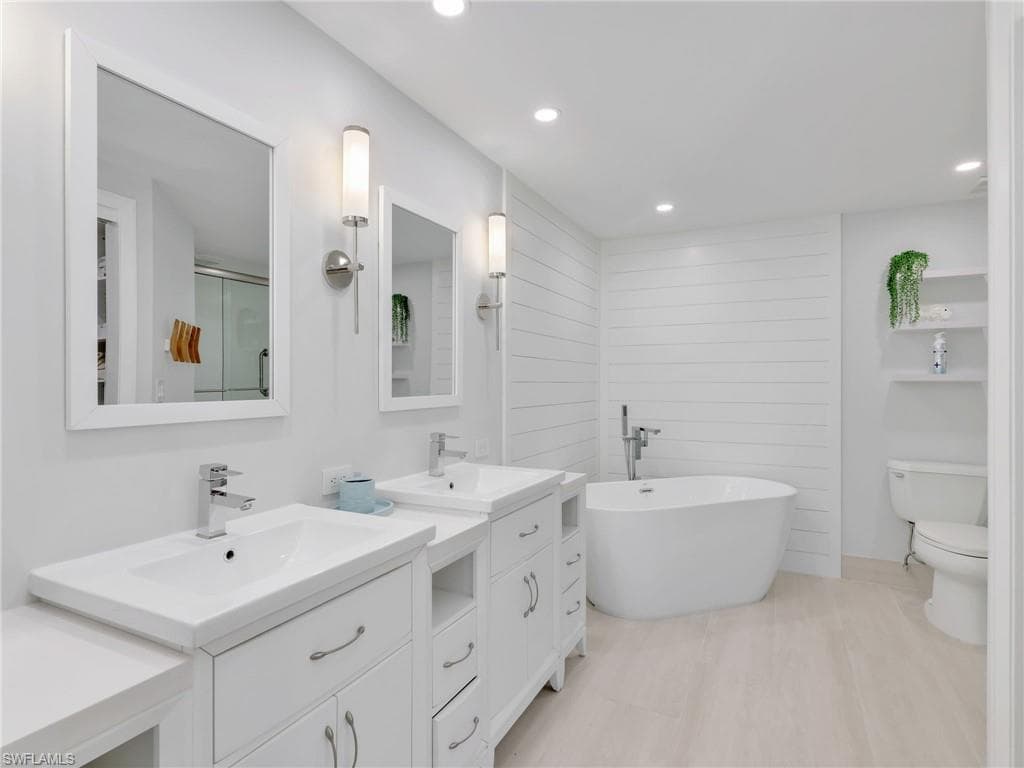 13105 Vanderbilt Dr 606, Naples, FL 34110-20