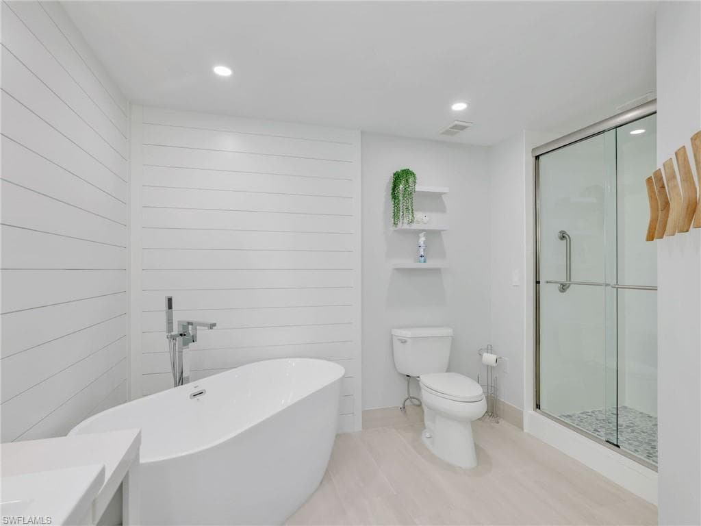 13105 Vanderbilt Dr 606, Naples, FL 34110-22