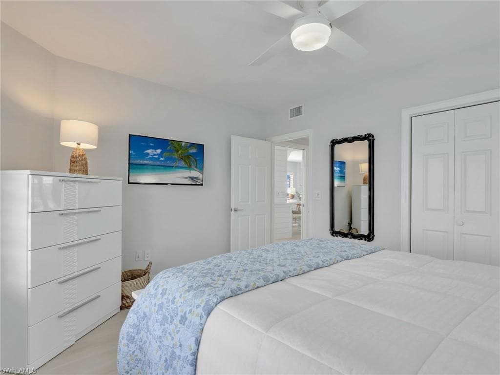 13105 Vanderbilt Dr 606, Naples, FL 34110-26