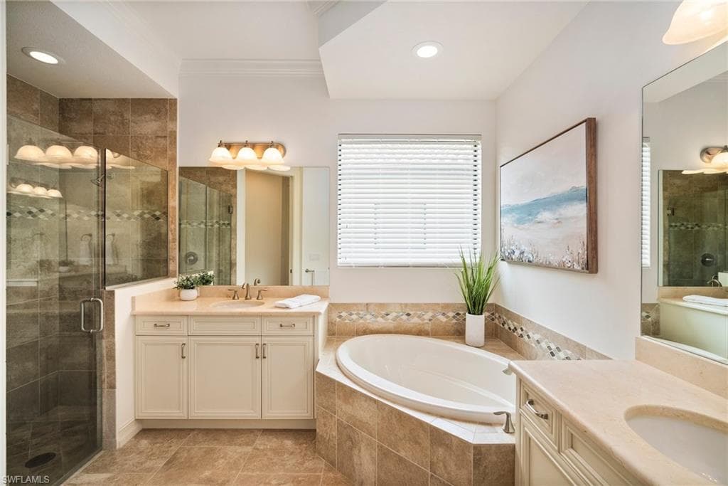 6541 Roma Way, Naples, FL 34113-16