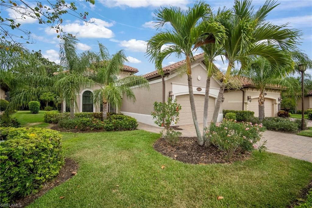 6541 Roma Way, Naples, FL 34113-1