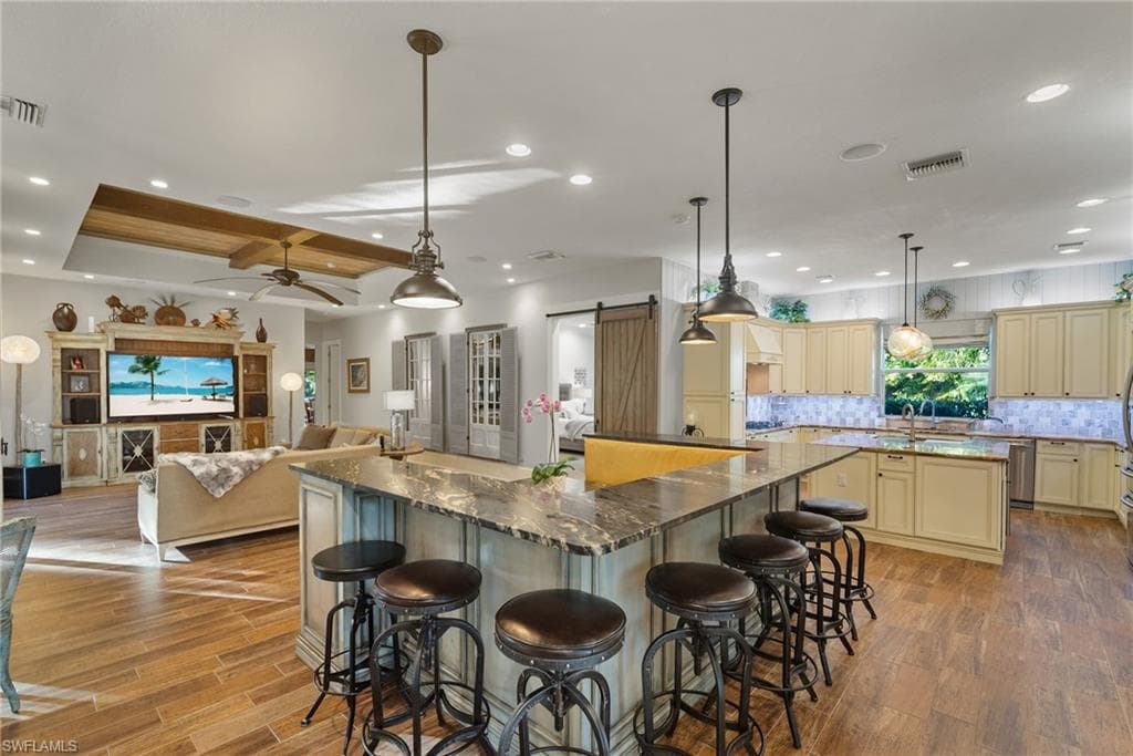 1805 Heritage Trl, Naples, FL 34112-8