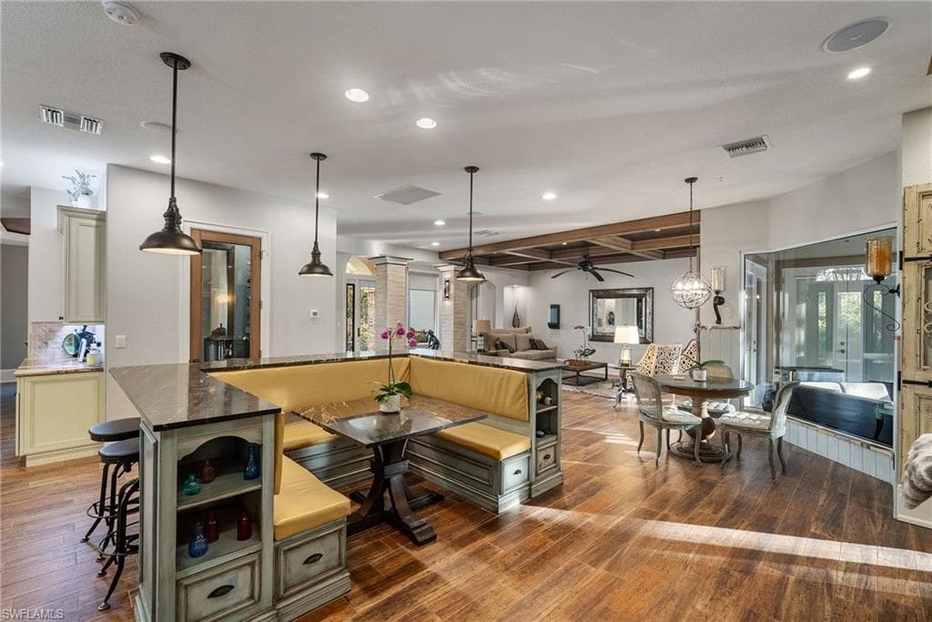 1805 Heritage Trl, Naples, FL 34112-14