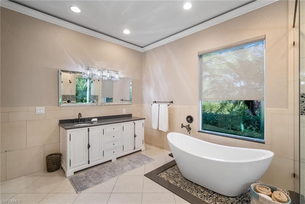 1805 Heritage Trl, Naples, FL 34112-28