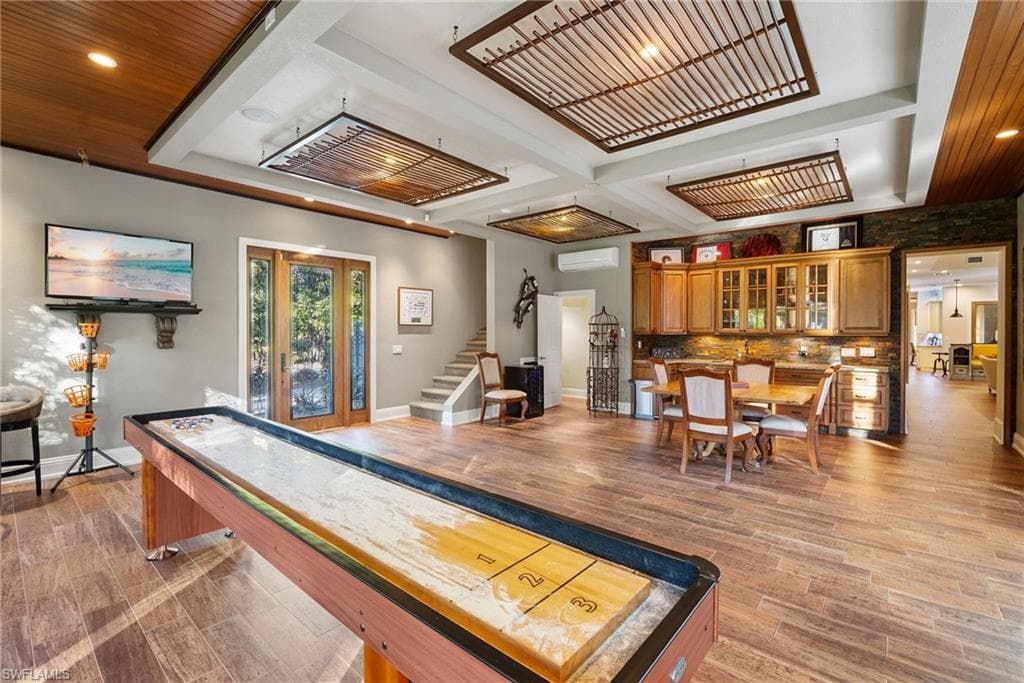 1805 Heritage Trl, Naples, FL 34112-36