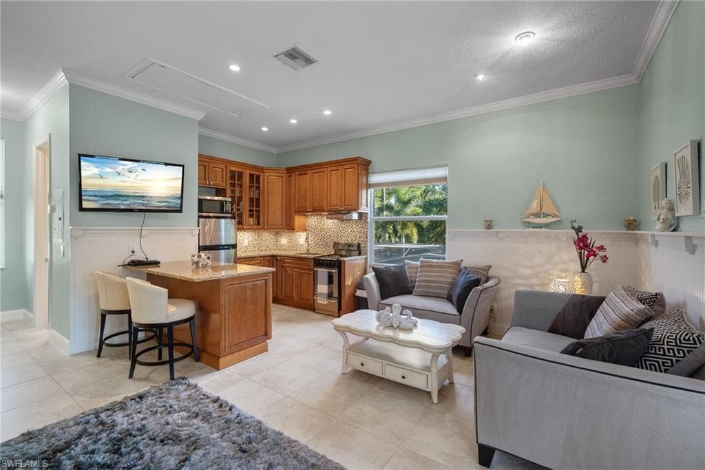 1805 Heritage Trl, Naples, FL 34112-39