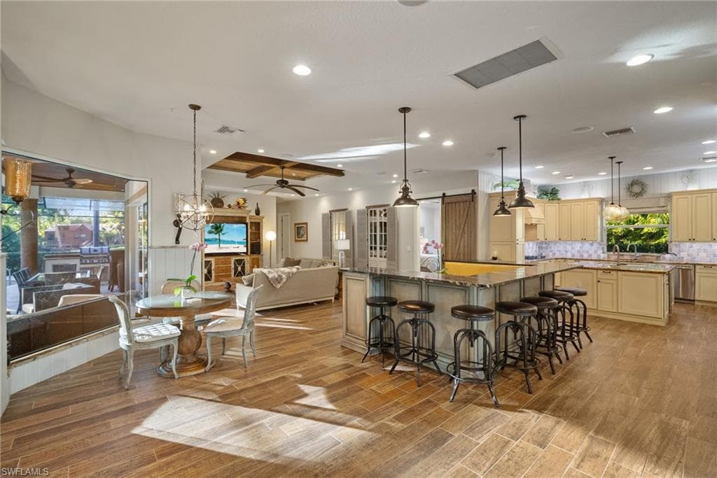 1805 Heritage Trl, Naples, FL 34112-7