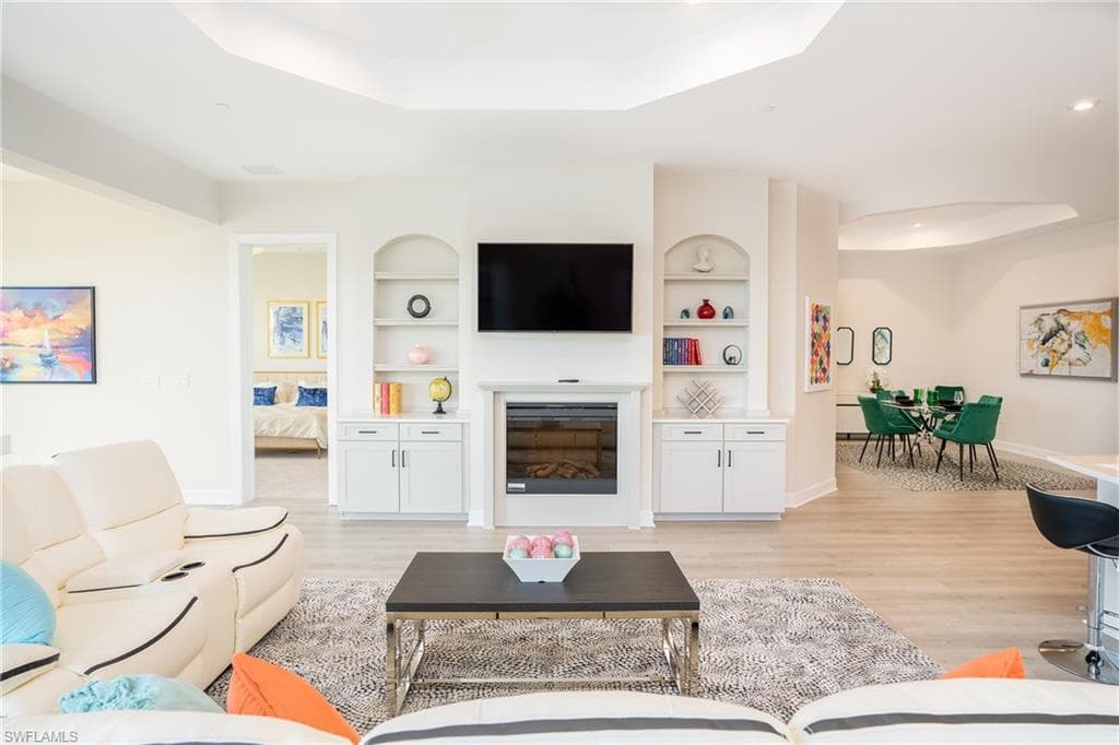 15257 Zeno Way 201, Naples, FL 34114-3