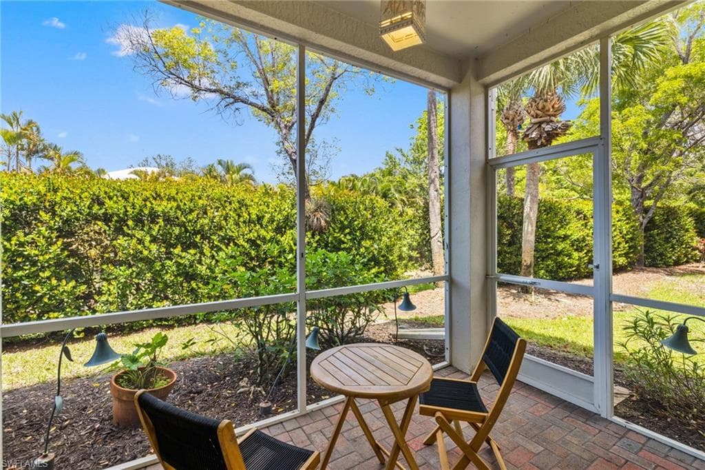 1305 Sweetwater Cv 104, Naples, FL 34110-2