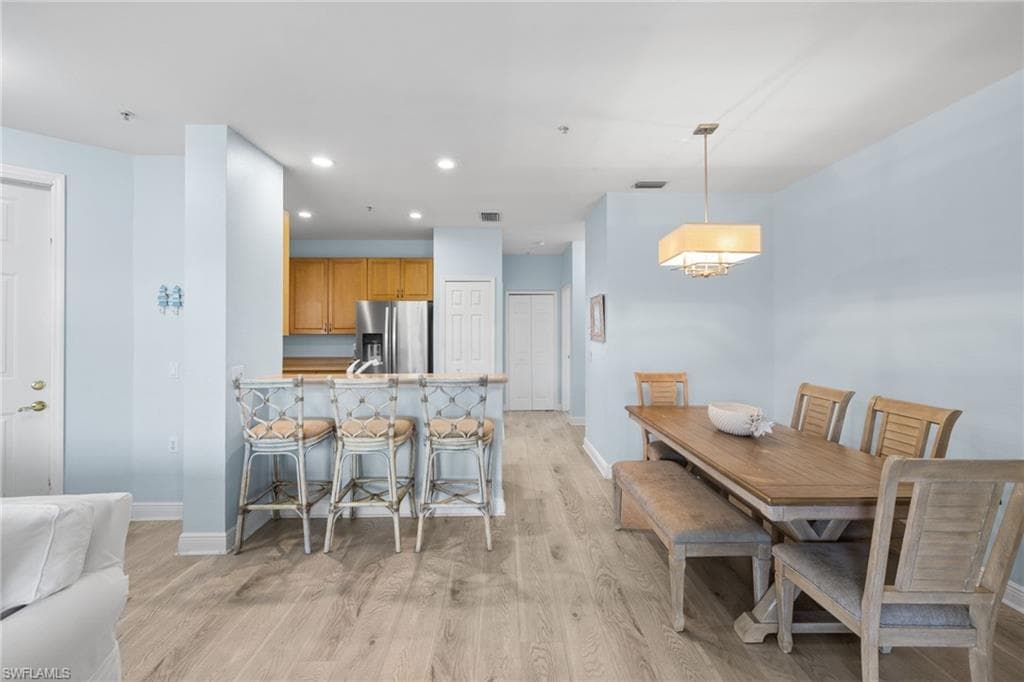 1305 Sweetwater Cv 104, Naples, FL 34110-3