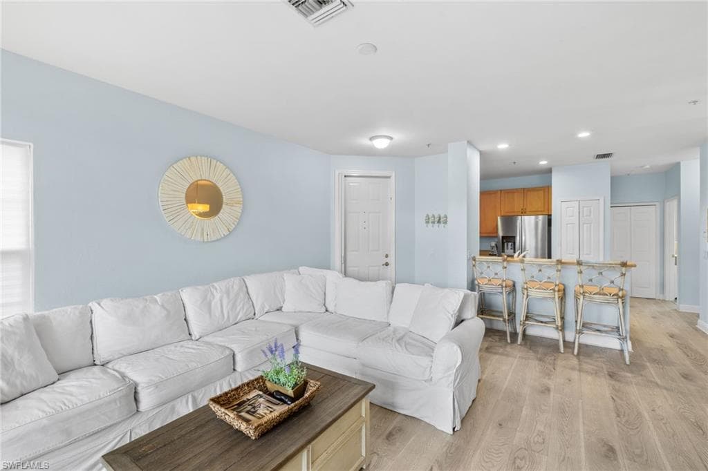 1305 Sweetwater Cv 104, Naples, FL 34110-7