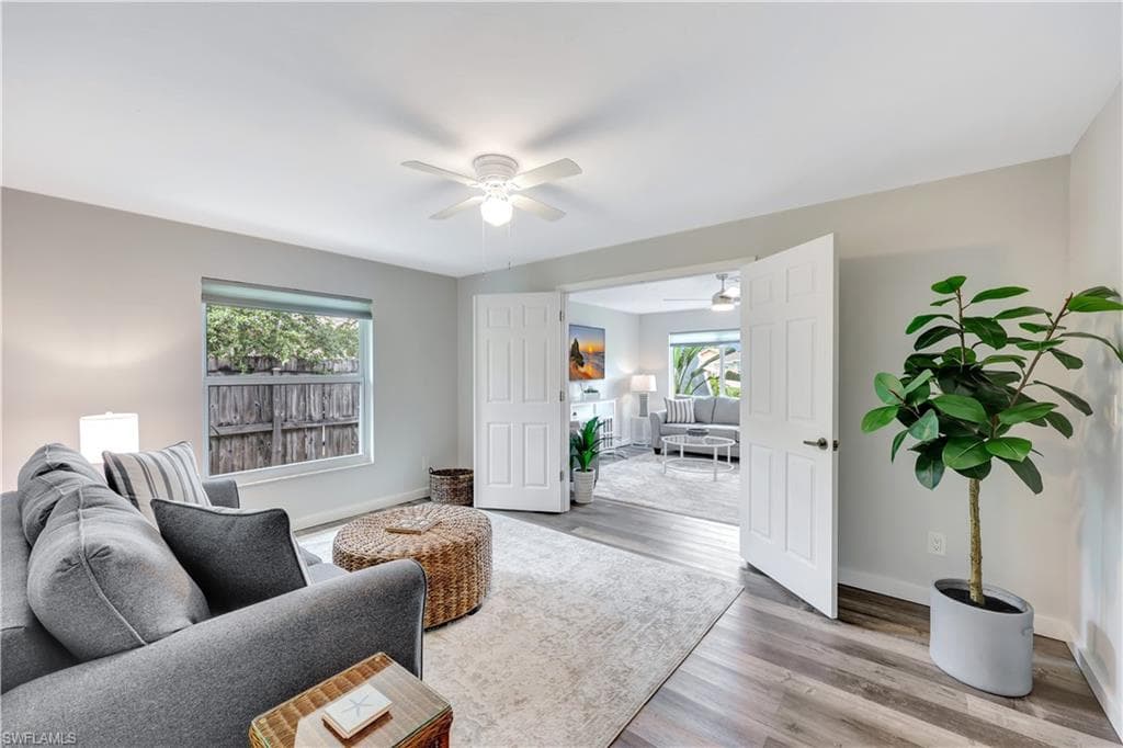 532 99th Ave N, Naples, FL 34108-9
