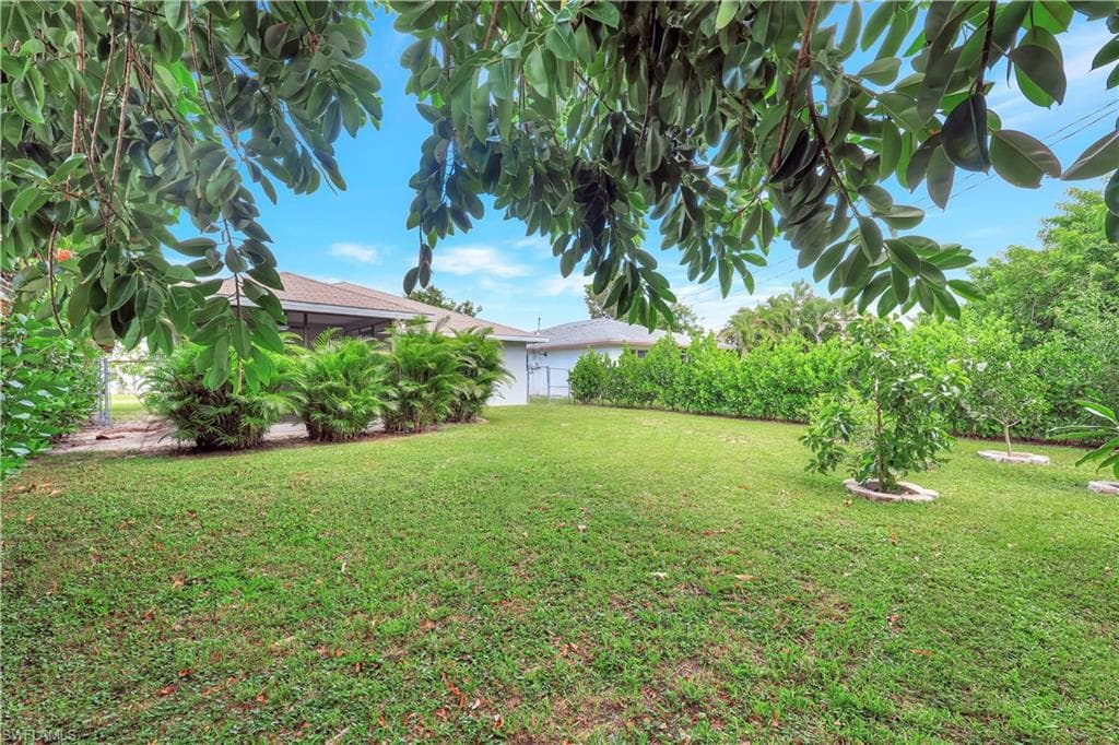 532 99th Ave N, Naples, FL 34108-19